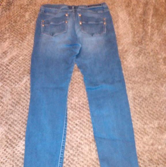 Rock and rebublic 12 - Picture 3 of 4